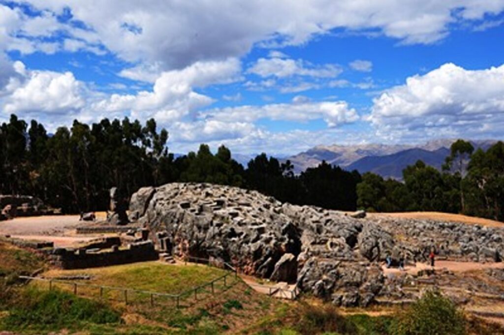 Q´enqo - Perú